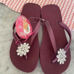 Havaianas with sparkly embellishments size 7/8 NWT